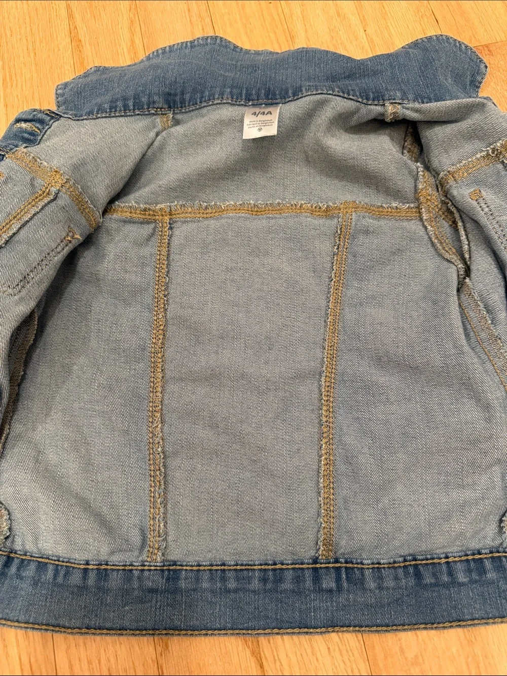 Carters 4T Children's Light Blue Denim Button Up Jacket with pockets 90% cotton